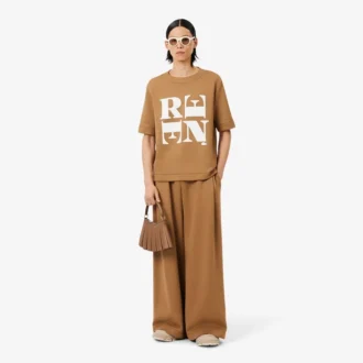 Camiseta gráfica de satén Runway