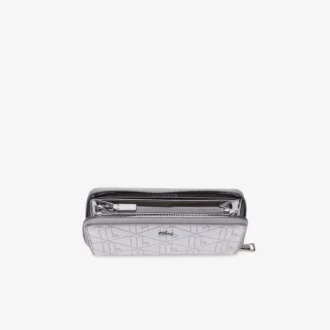 Cartera grande con cremallera y acabado metalizado