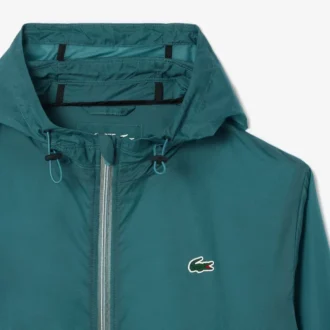 Chaqueta deportiva ligera y repelente al agua para hombre