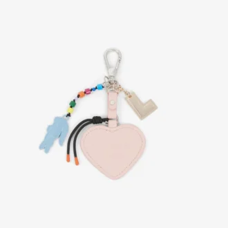 Llavero con charms de cocodrilo y corazón