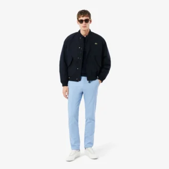 Pantalones chino de sarga elástica de corte ajustado
