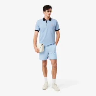 Polo de corte clásico con ribete en contraste