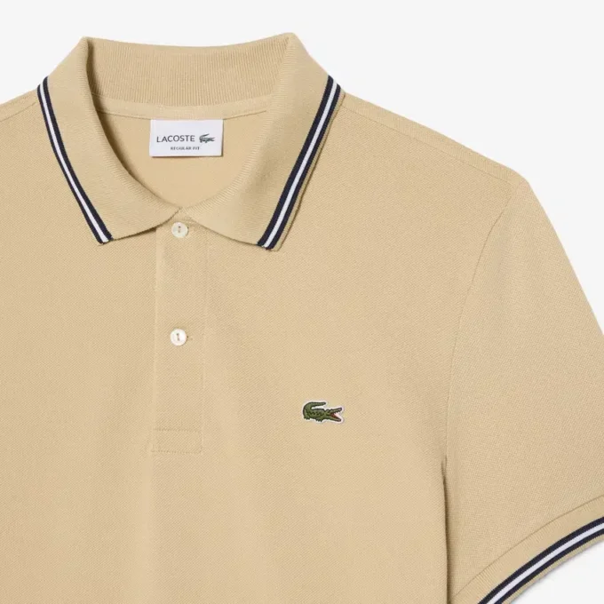 Polo L.12.12 para hombre de corte regular con detalles decorativos