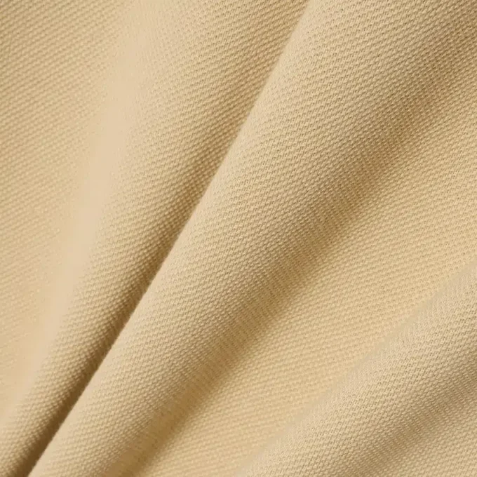 Polo L.12.12 para hombre de corte regular con detalles decorativos
