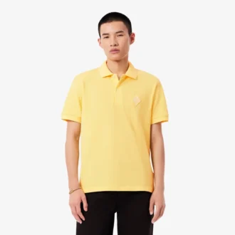 Polo Piqué con insignia y corte clásico