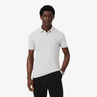 Polo Piqué de corte ajustado con el logotipo de la marca