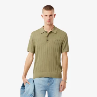 Suéter de punto acanalado fluido con cuello polo para hombre