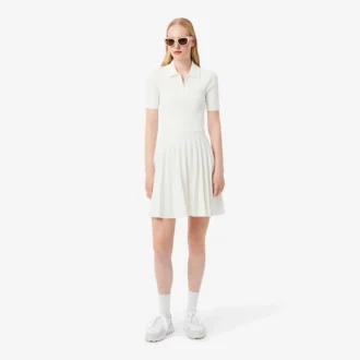 Vestido de mujer con cuello de polo plisado