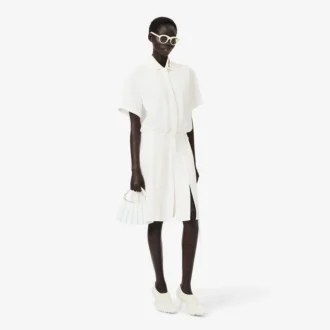 Vestido de polo con detalle de bordado plisado de la pasarela
